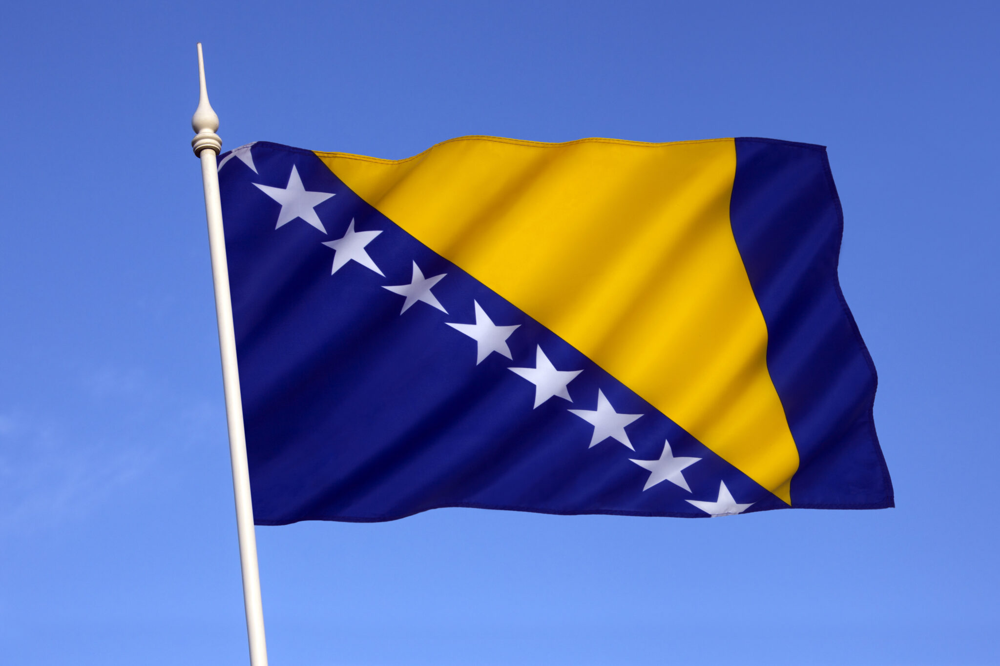 Jarbol na daljinsko upravljanje sa zvučnim sistemom